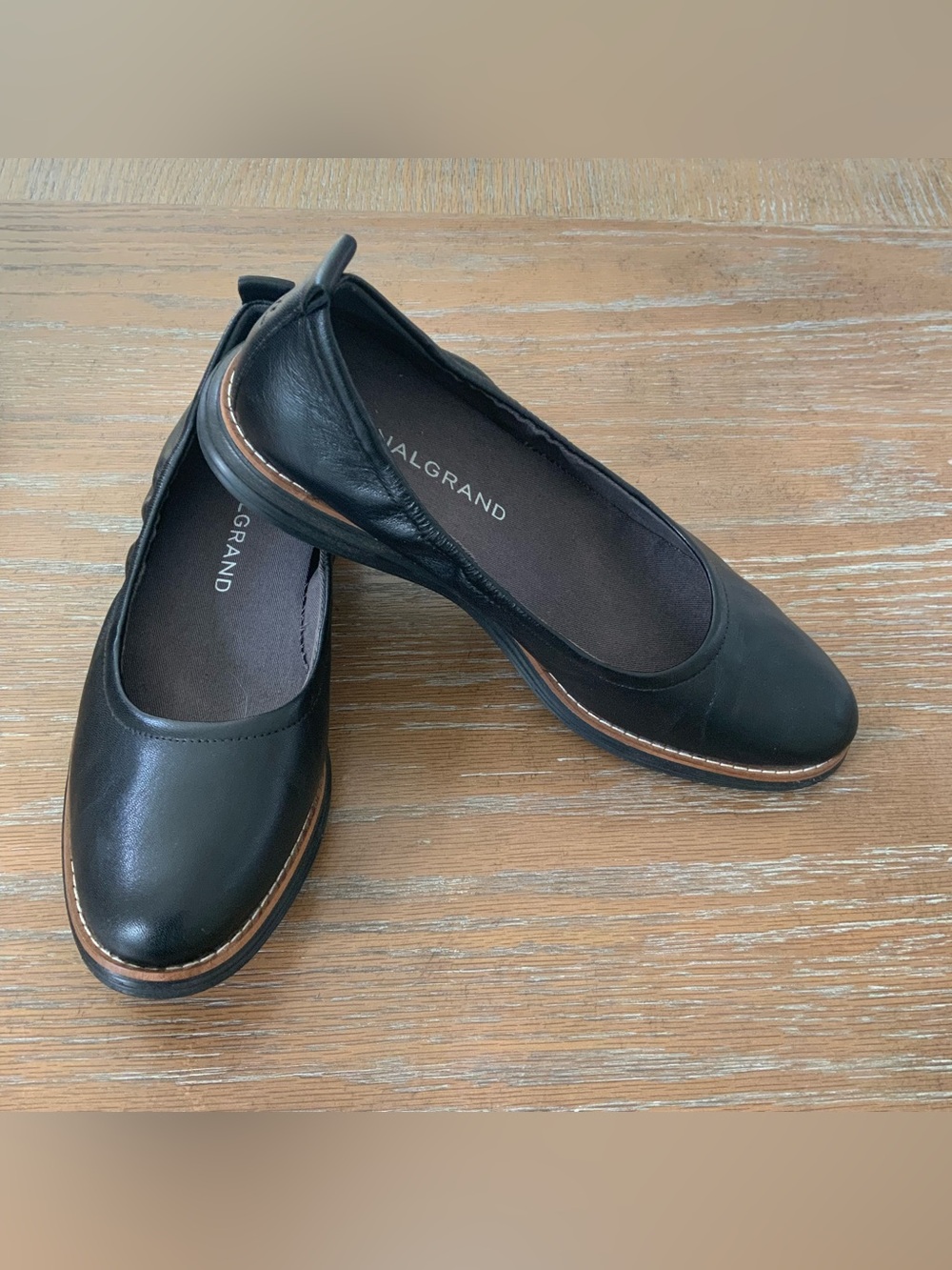 Cole Haan Women’s Black Leather Slip-On Flats Round Toe Shoes US7